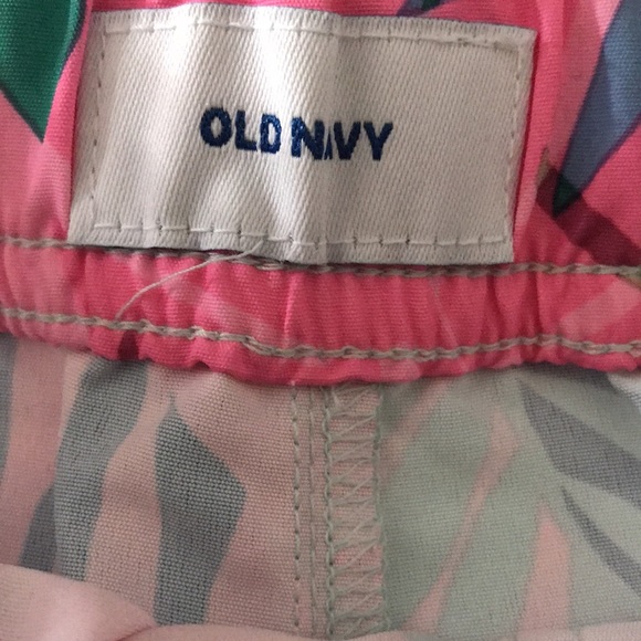 Old Navy Women’s Size XXL/Size 18 Dry Quick Colorful Shorts - Picture 4 of 7